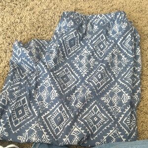 Blue Geometric Print Capris